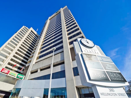 380 Wellington St, London, ON à louer - Photo de l’immeuble – Image 1 sur 34