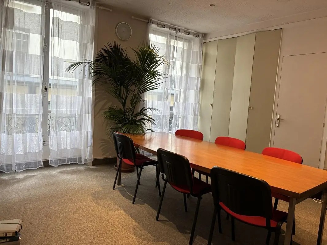 Local d'activités dans Paris à vendre Photo intérieure– Image 1 sur 5