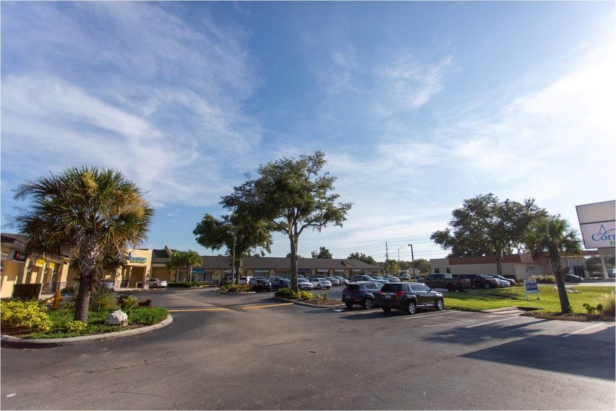 2116-2190 E County Road 540A, Lakeland, FL à louer - Photo de l’immeuble – Image 2 sur 6