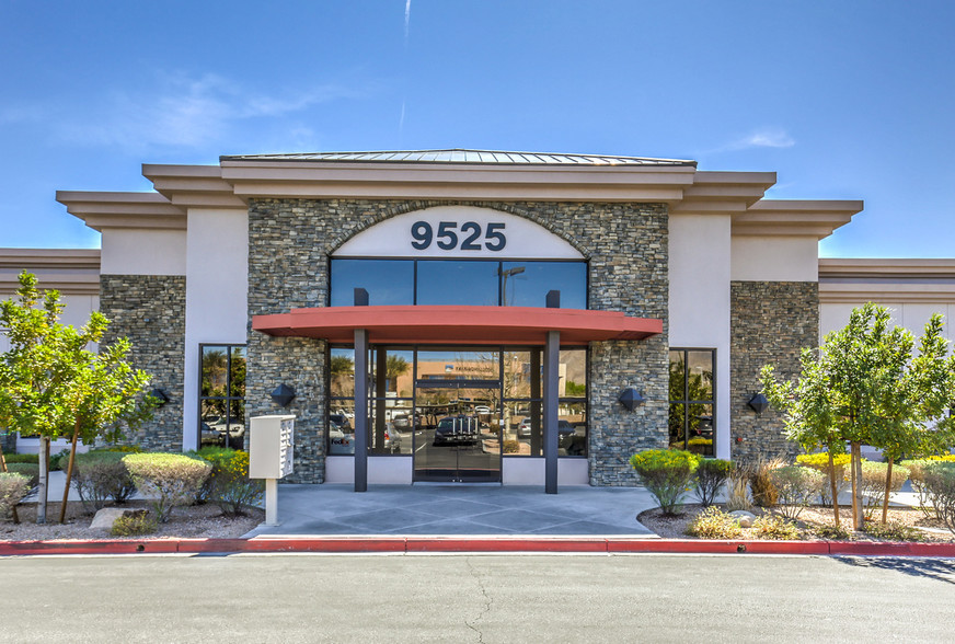 9525 Hillwood Dr, Las Vegas, NV à louer - Photo de l’immeuble – Image 2 sur 6