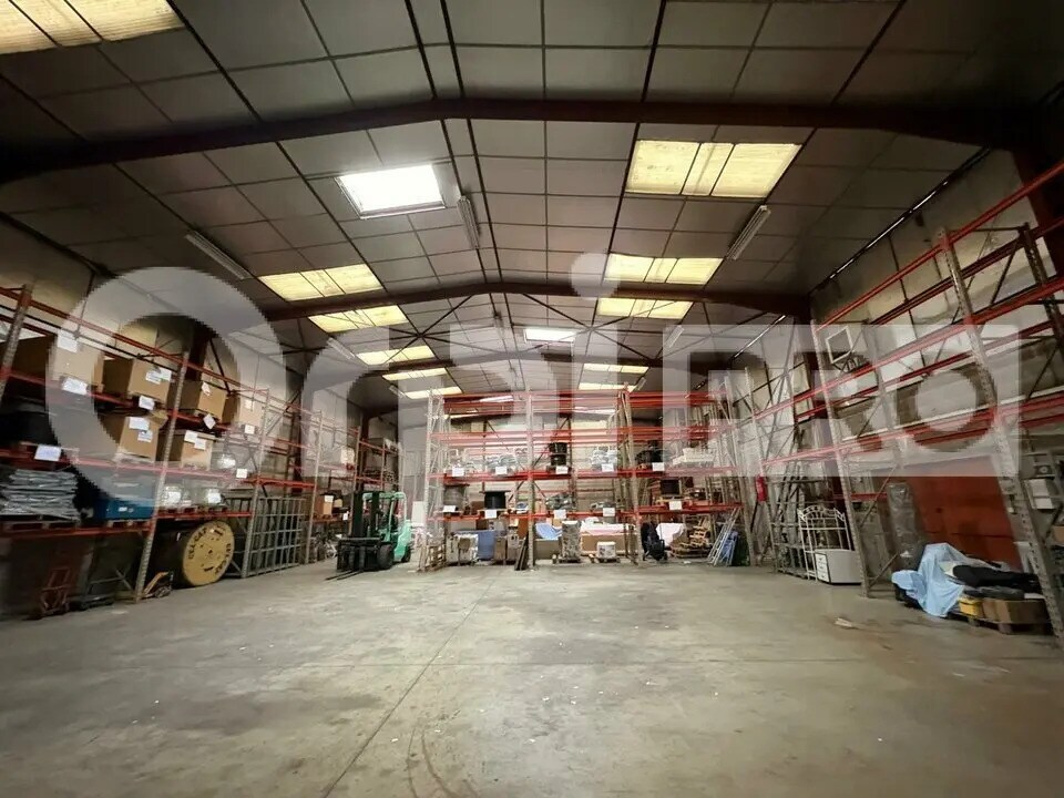 Local d'activités dans Brie-Comte-Robert à vendre Photo intérieure– Image 1 sur 13