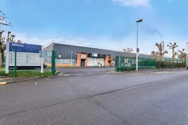 Plus de détails pour 17/31 Avenue Georges Clémenceau, Villepinte - Bureau, Local d'activités à louer