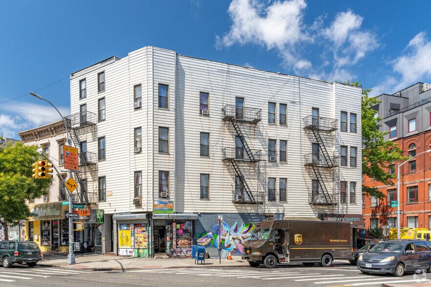 381-383 Metropolitan Ave, Brooklyn, NY à louer - Photo principale – Image 1 sur 6