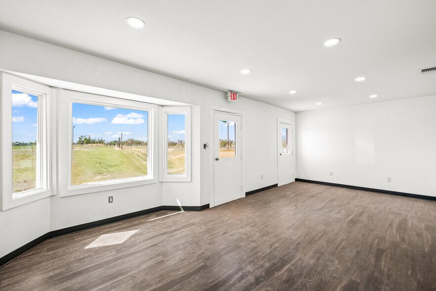 1809 W Highway 114, Levelland, TX à vendre - Photo de l’immeuble – Image 3 sur 31