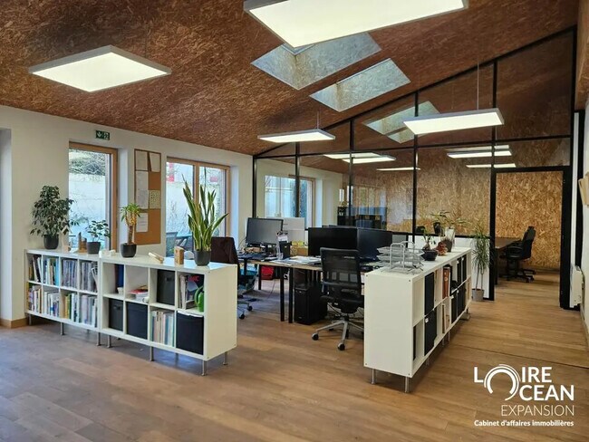 Plus de détails pour Bureau à louer