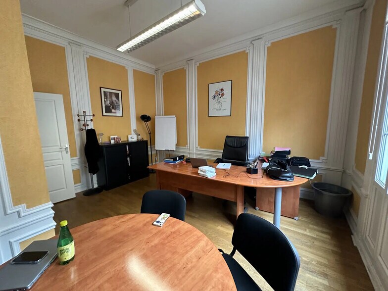 Bureau dans Reims à louer - Photo de l’immeuble – Image 2 sur 5