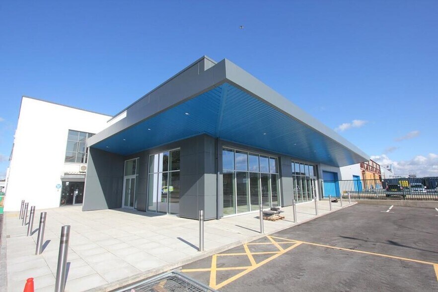 Unit 1000 Fareham Rd, Gosport à louer - Photo de l’immeuble – Image 2 sur 65
