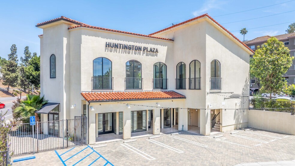 4671-4681 Huntington Dr S, Los Angeles, CA à vendre - Photo de l’immeuble – Image 3 sur 25