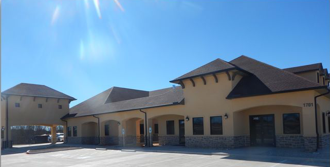 1701 Walter Holiday Dr, Cleburne, TX à louer - Photo de l’immeuble – Image 1 sur 7