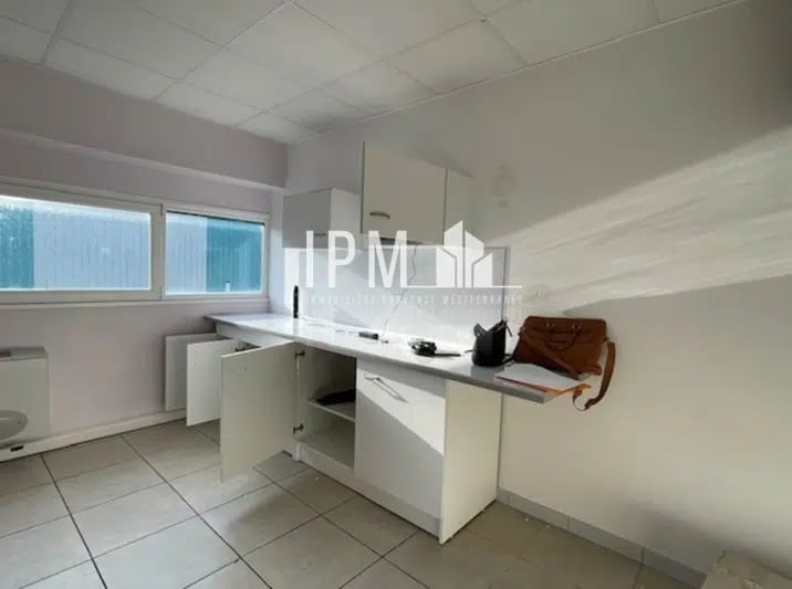 Bureaux/Local commercial dans Martigues à louer Photo intérieure– Image 1 sur 4
