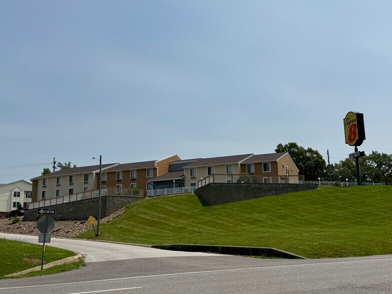 120 Huckleberry Heights Dr, Hannibal, MO à vendre - Photo de l’immeuble – Image 2 sur 20