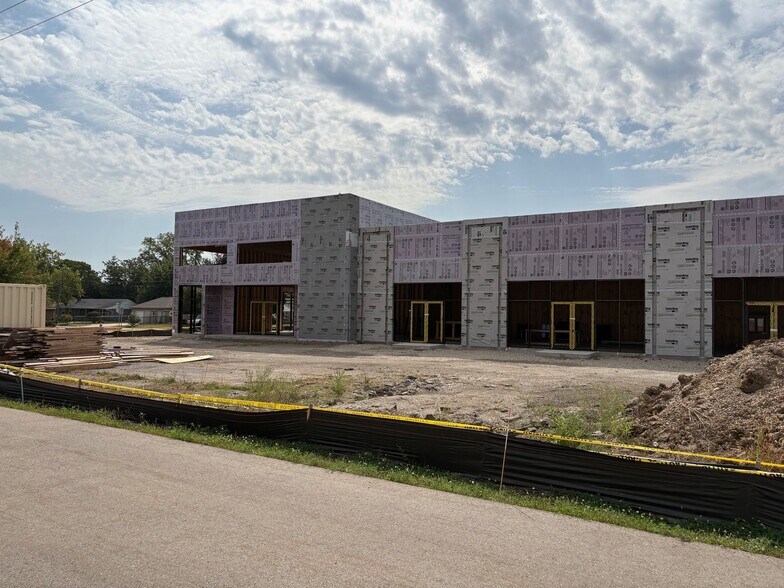 1247 Milton Ave, Janesville, WI à louer - Photo de l’immeuble – Image 1 sur 4