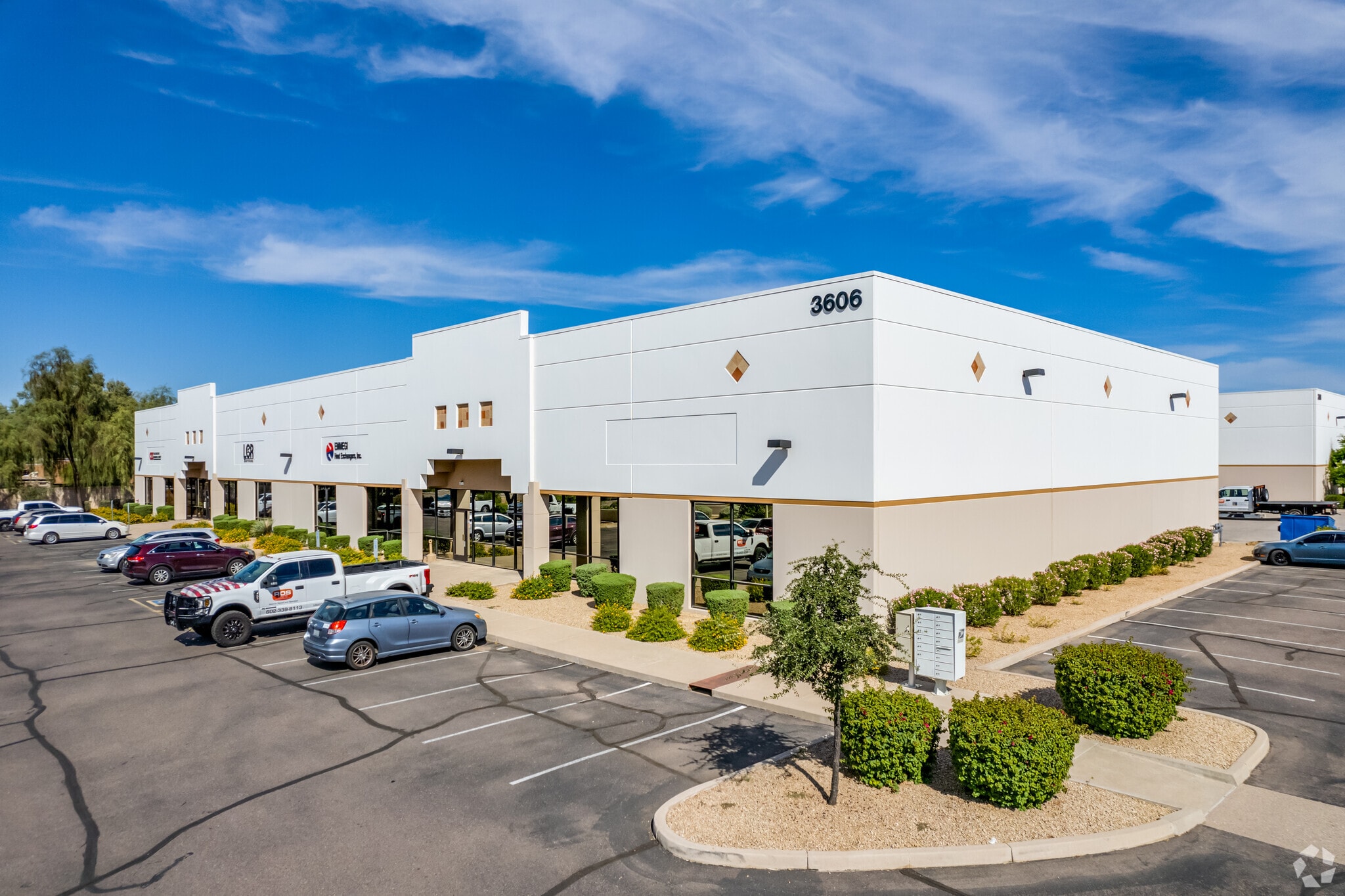 3606 E Southern Ave, Phoenix, AZ à louer Photo principale– Image 1 sur 32