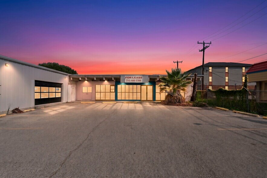 5421 Grissom Rd, San Antonio, TX à louer - Photo de l’immeuble – Image 1 sur 8