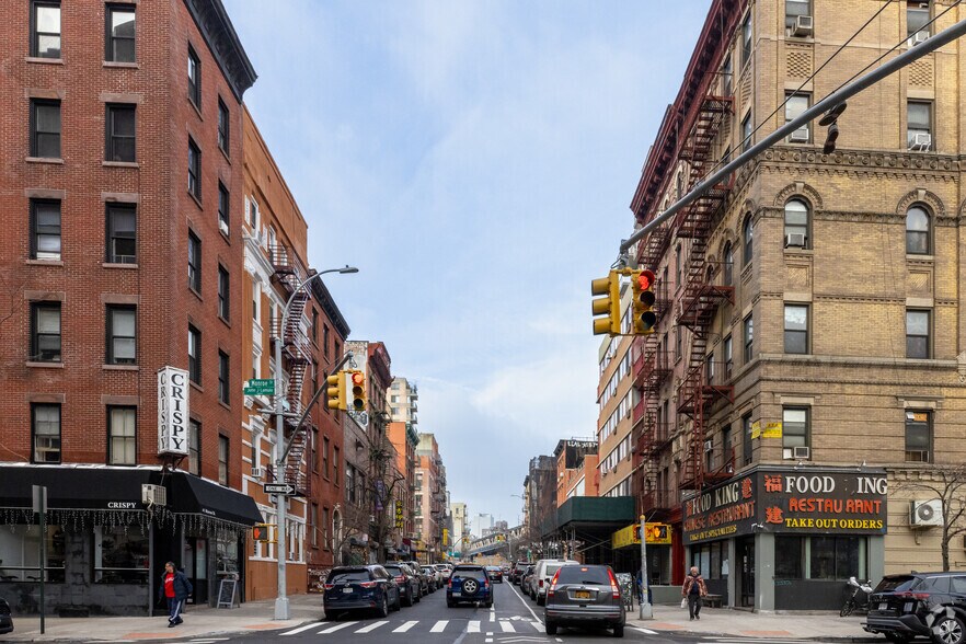48 Market St, New York, NY à vendre - Photo de l’immeuble – Image 3 sur 4