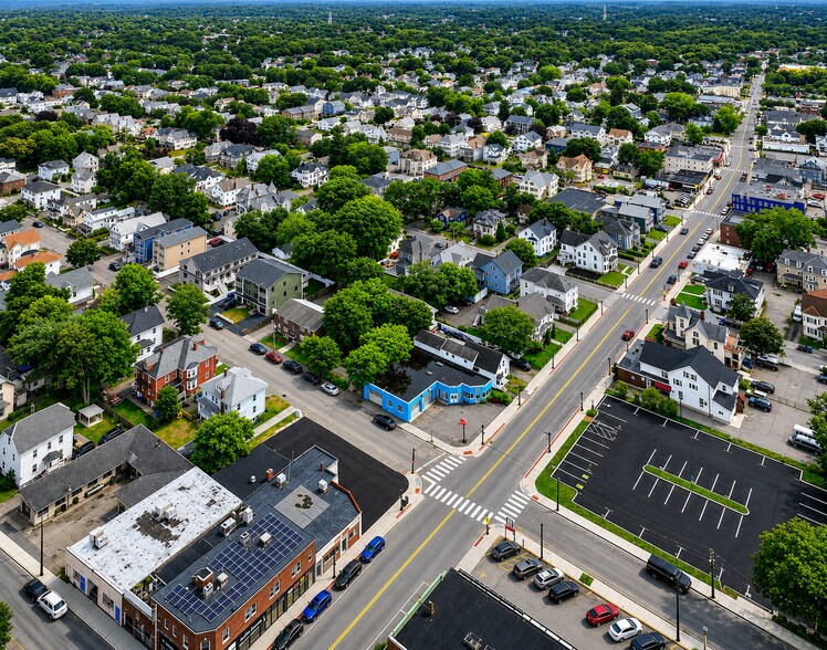 614 Moody St, Waltham, MA à vendre - Photo de l’immeuble – Image 3 sur 5