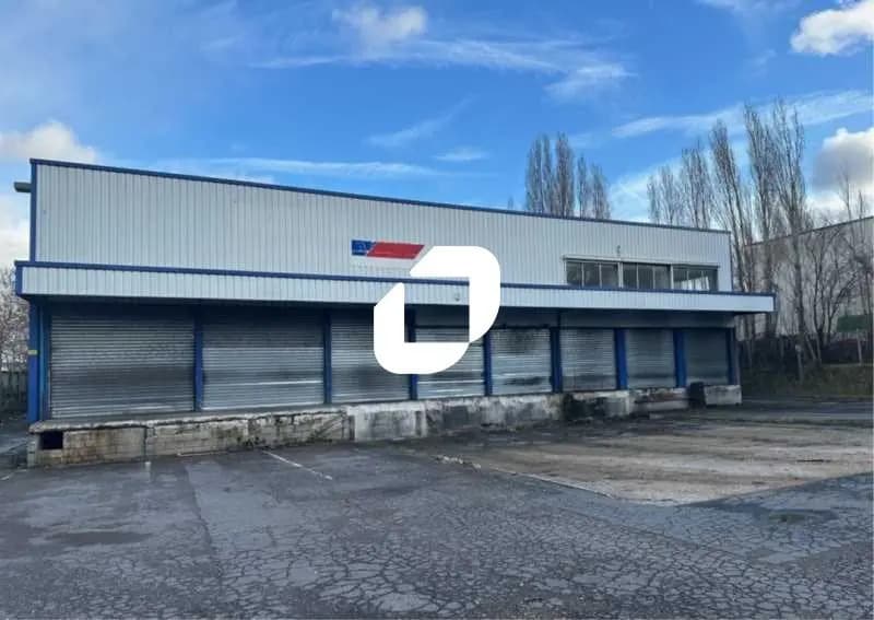 Local d’activités dans Morangis à louer - Photo de l’immeuble – Image 1 sur 11