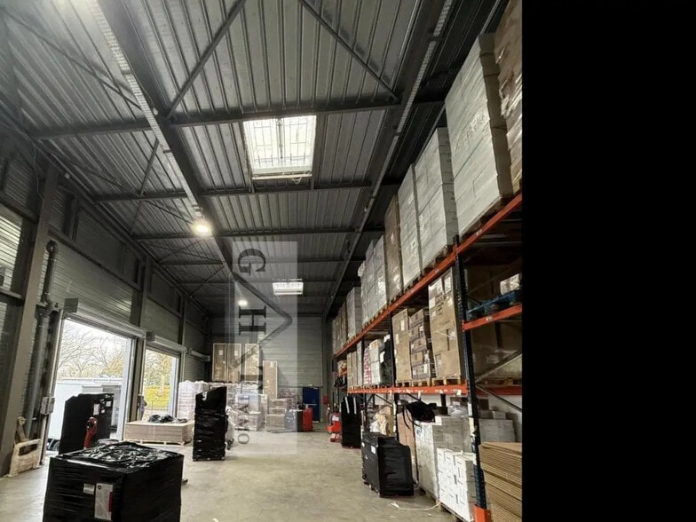 Bureau dans Villemomble à louer - Photo intérieure – Image 1 sur 15