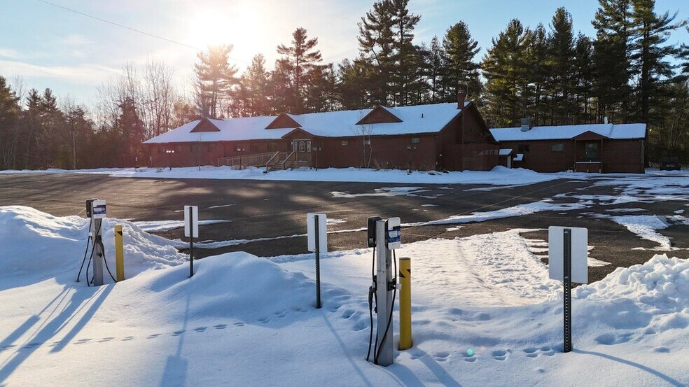 697 Bear Swamp Rd, Peru, NY à vendre - Photo de l’immeuble – Image 3 sur 36