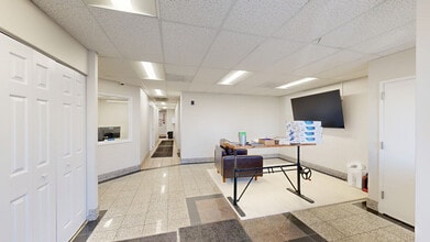 6619 Iron Pl, Springfield, VA à louer Numérisation 3D Matterport– Image 1 sur 6