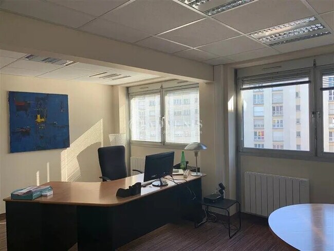 Plus de détails pour Bureau à louer