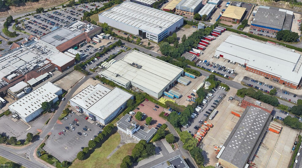 Vickers Dr S, Weybridge à louer - Photo de l’immeuble – Image 3 sur 10