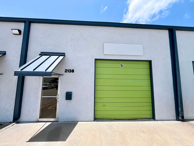 2131-2163 Corzine Dr, Arlington, TX à louer - Photo de l’immeuble – Image 2 sur 9