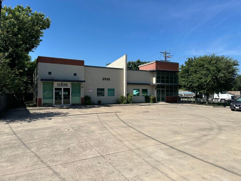 2535 Charlotte St, Denton, TX à louer - Photo de l’immeuble – Image 3 sur 8