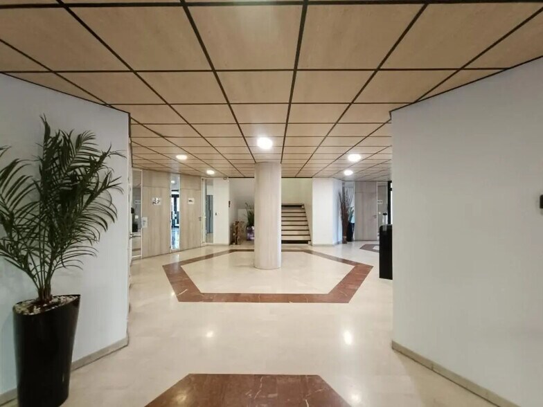 17 Avenue Didier Daurat, Blagnac à louer - Hall d’entrée – Image 2 sur 5