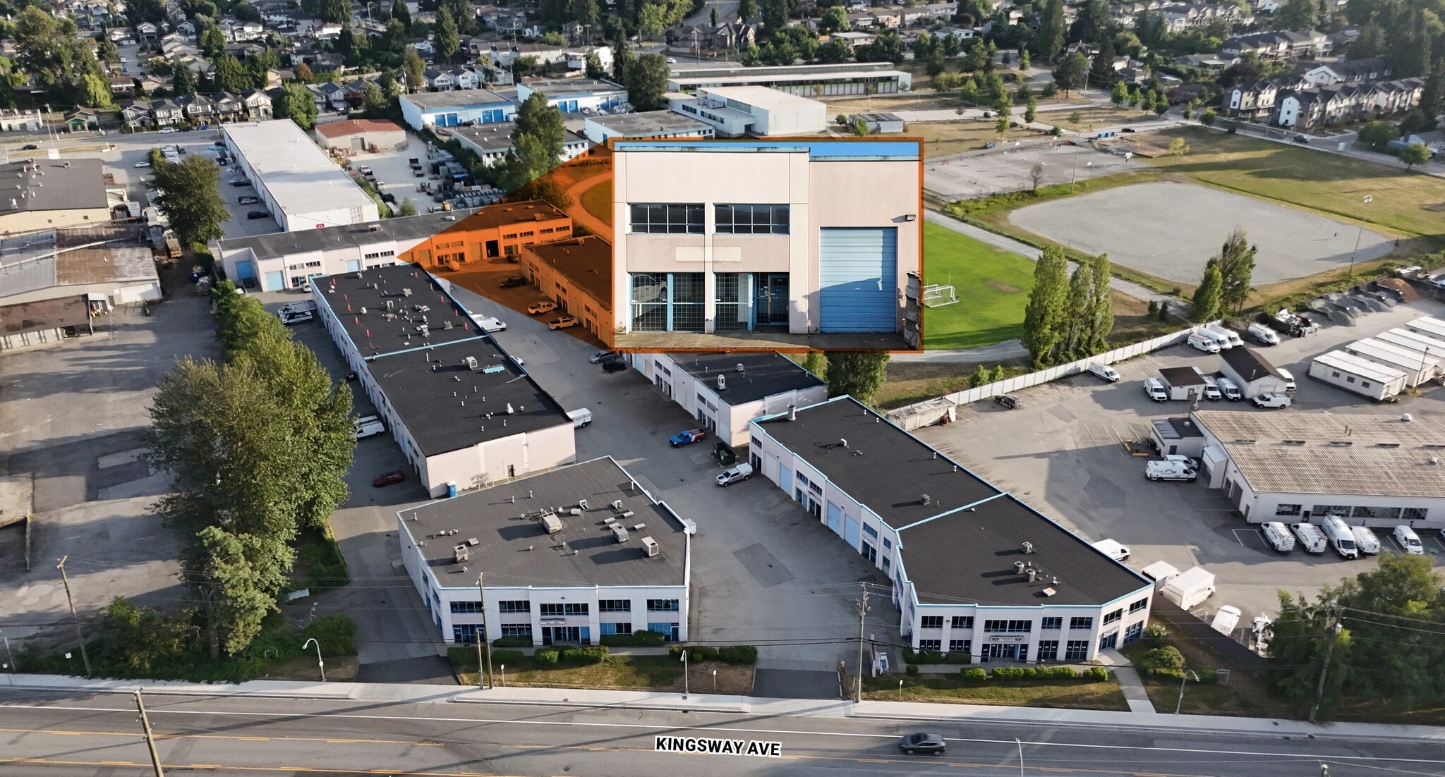 1952 Kingsway Ave, Port Coquitlam, BC à louer Aérien– Image 1 sur 6