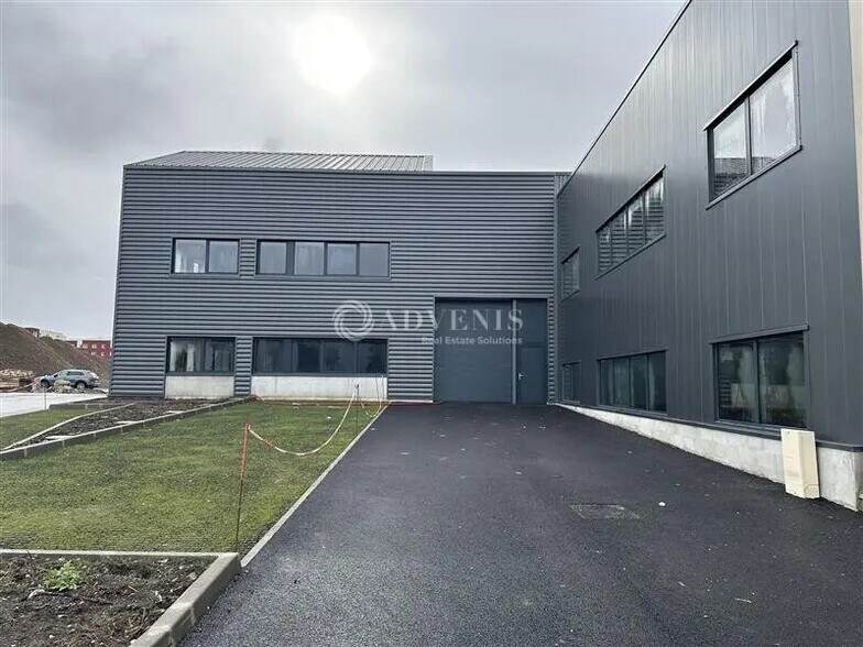 Local d'activités dans Tourcoing à vendre - Photo de l’immeuble – Image 2 sur 11
