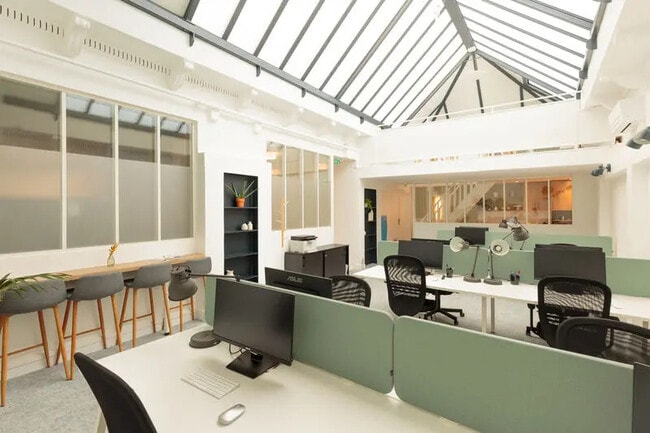 Plus de détails pour 10 Rue D'Hauteville, Paris - Bureau à louer