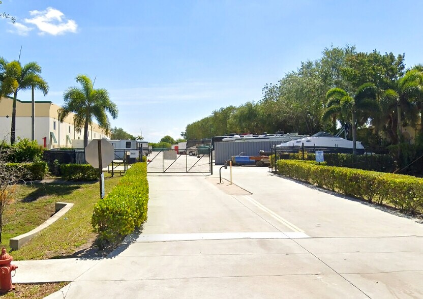 1020 W Industrial Ave, Boynton Beach, FL à louer - Photo de l’immeuble – Image 2 sur 8