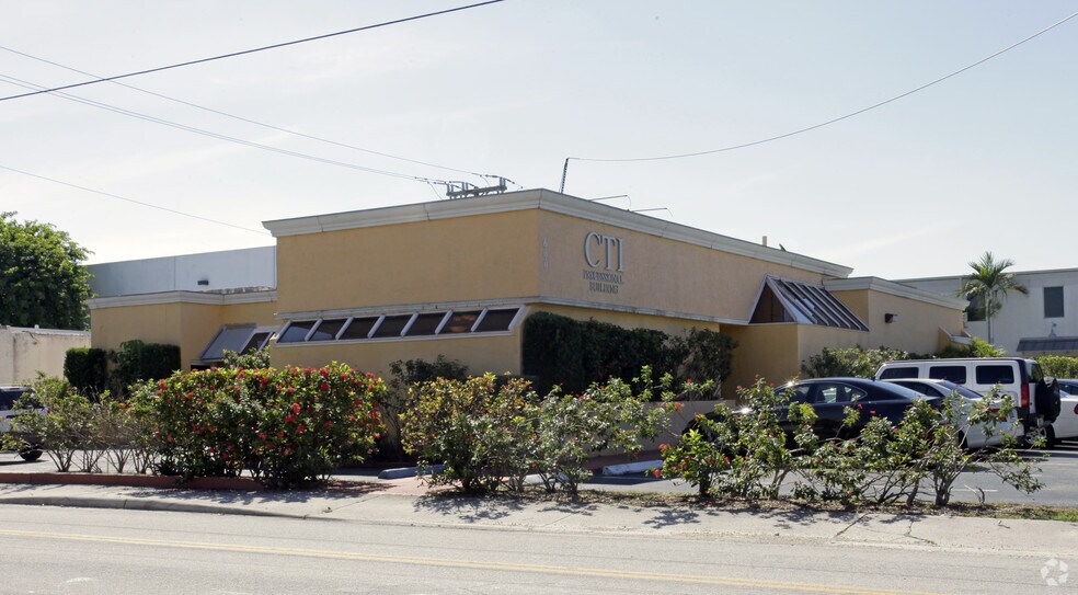 600 SW 4th Ave, Fort Lauderdale, FL à louer - Photo principale – Image 1 sur 7
