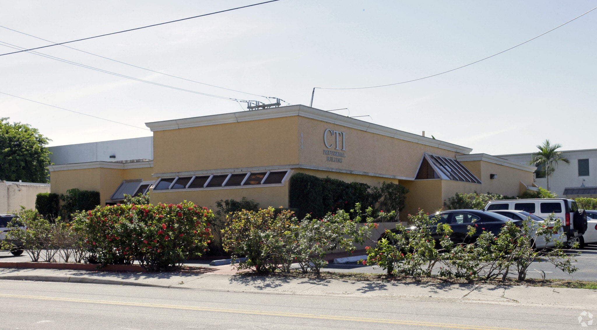 600 SW 4th Ave, Fort Lauderdale, FL à louer Photo principale– Image 1 sur 8