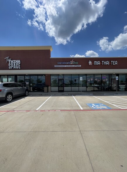 3220 Kirby Dr, Pearland, TX à louer - Photo de l’immeuble – Image 3 sur 9