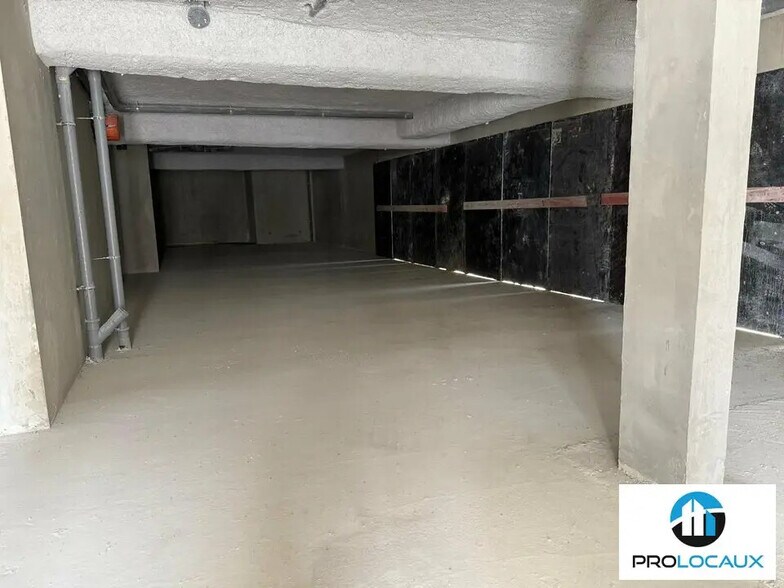 Local commercial dans Voiron à louer - Photo de l’immeuble – Image 2 sur 11