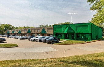 2990 Justin Dr, Urbandale, IA à louer Photo de l’immeuble– Image 1 sur 2