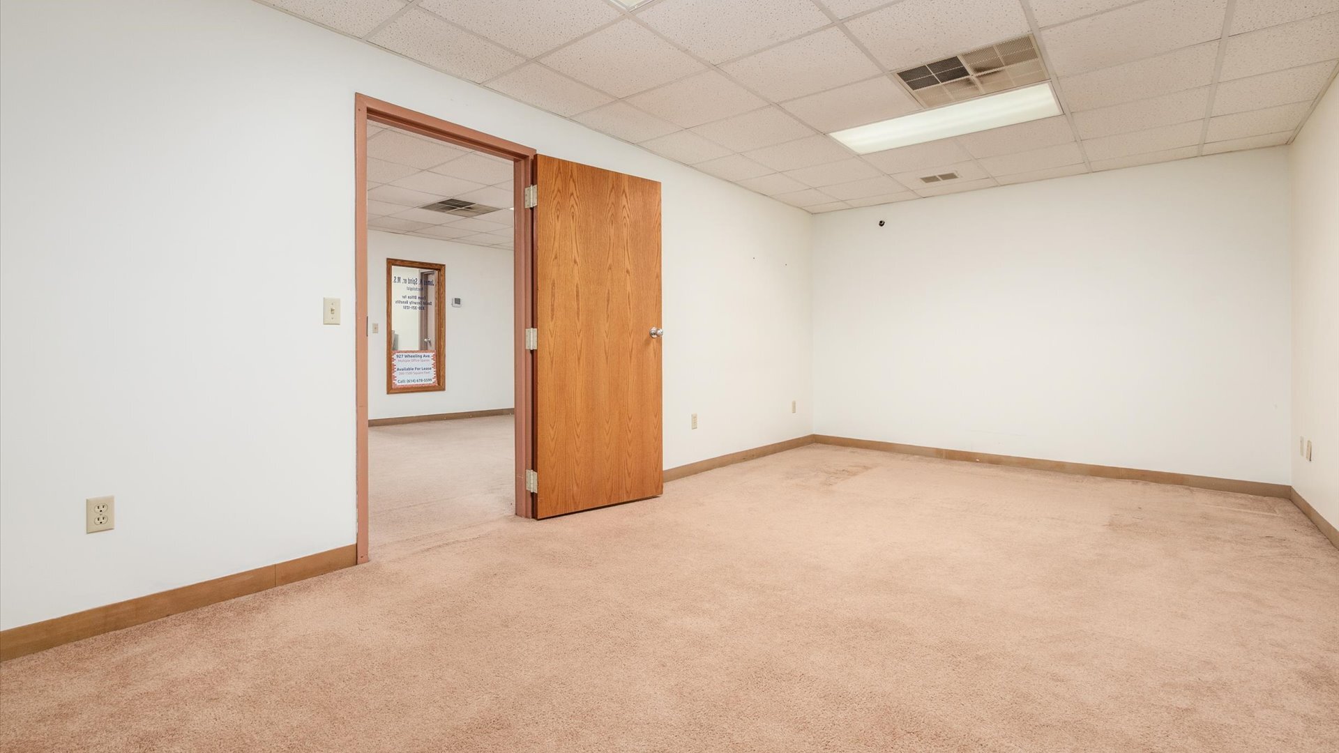 927 Wheeling Ave, Cambridge, OH à vendre Photo de l’immeuble– Image 1 sur 4