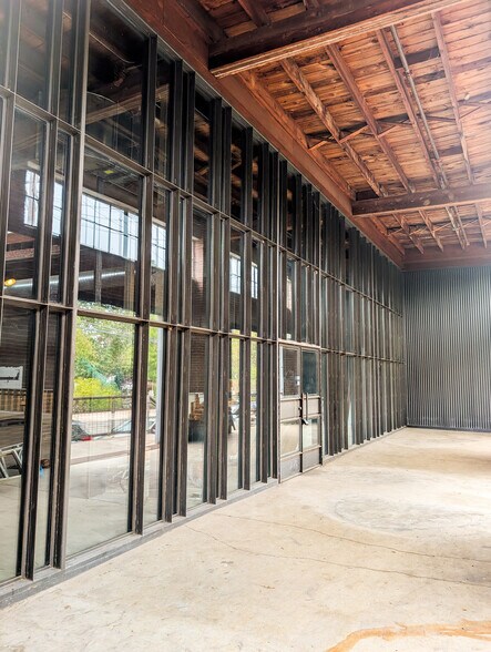 203 E Jones Ave, San Antonio, TX à louer - Photo de l’immeuble – Image 3 sur 18