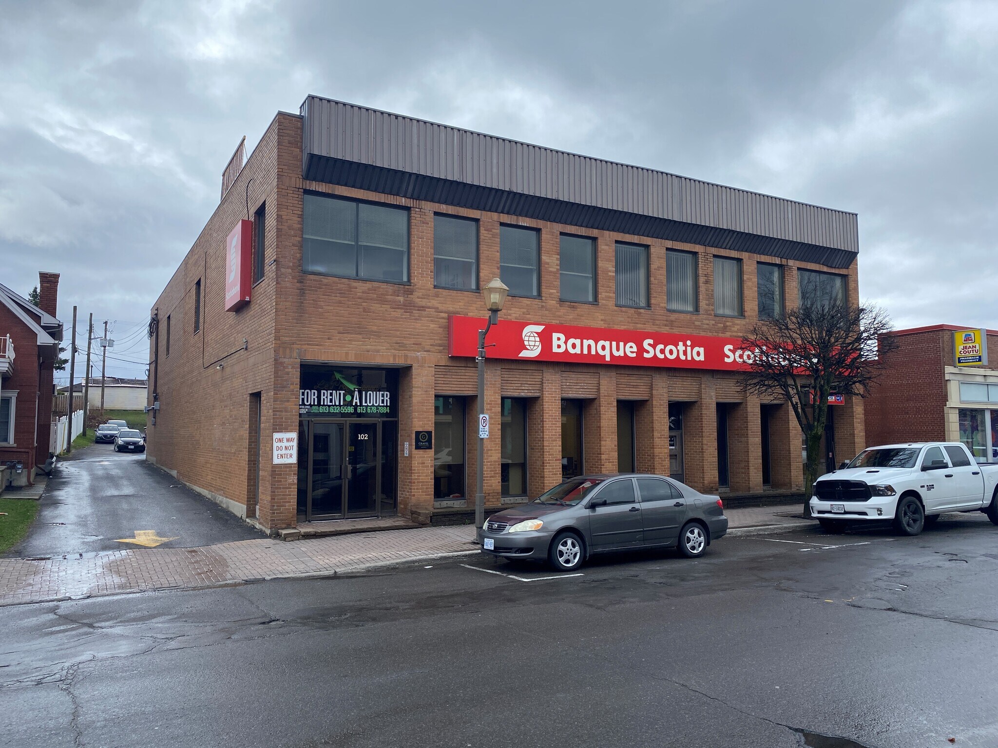 102 Main St E, Hawkesbury, ON à vendre Photo principale– Image 1 sur 11