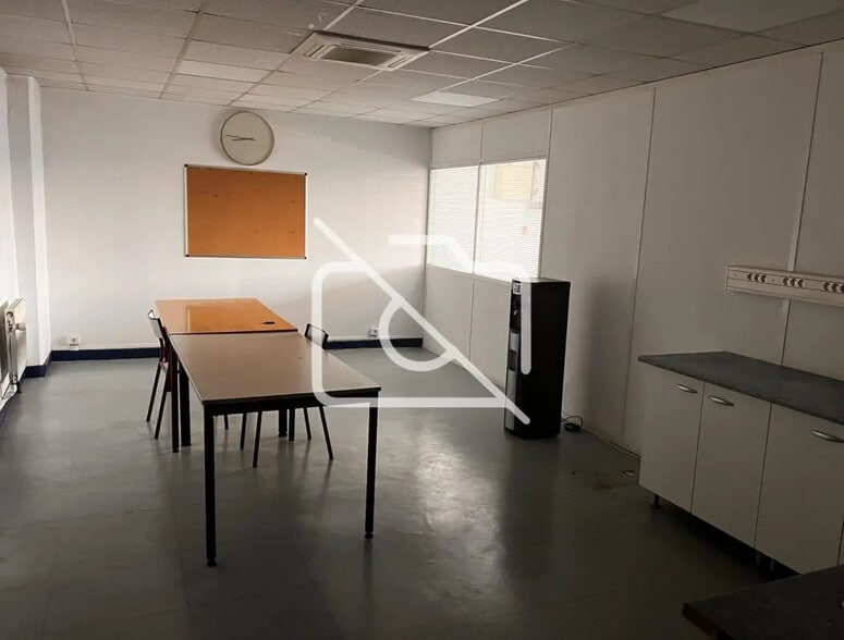 Industriel/Logistique dans Antony à louer - Photo de l’immeuble – Image 2 sur 3