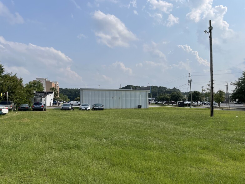 1615 Brimley Dr, Greenville, NC à vendre - Photo de l’immeuble – Image 3 sur 5