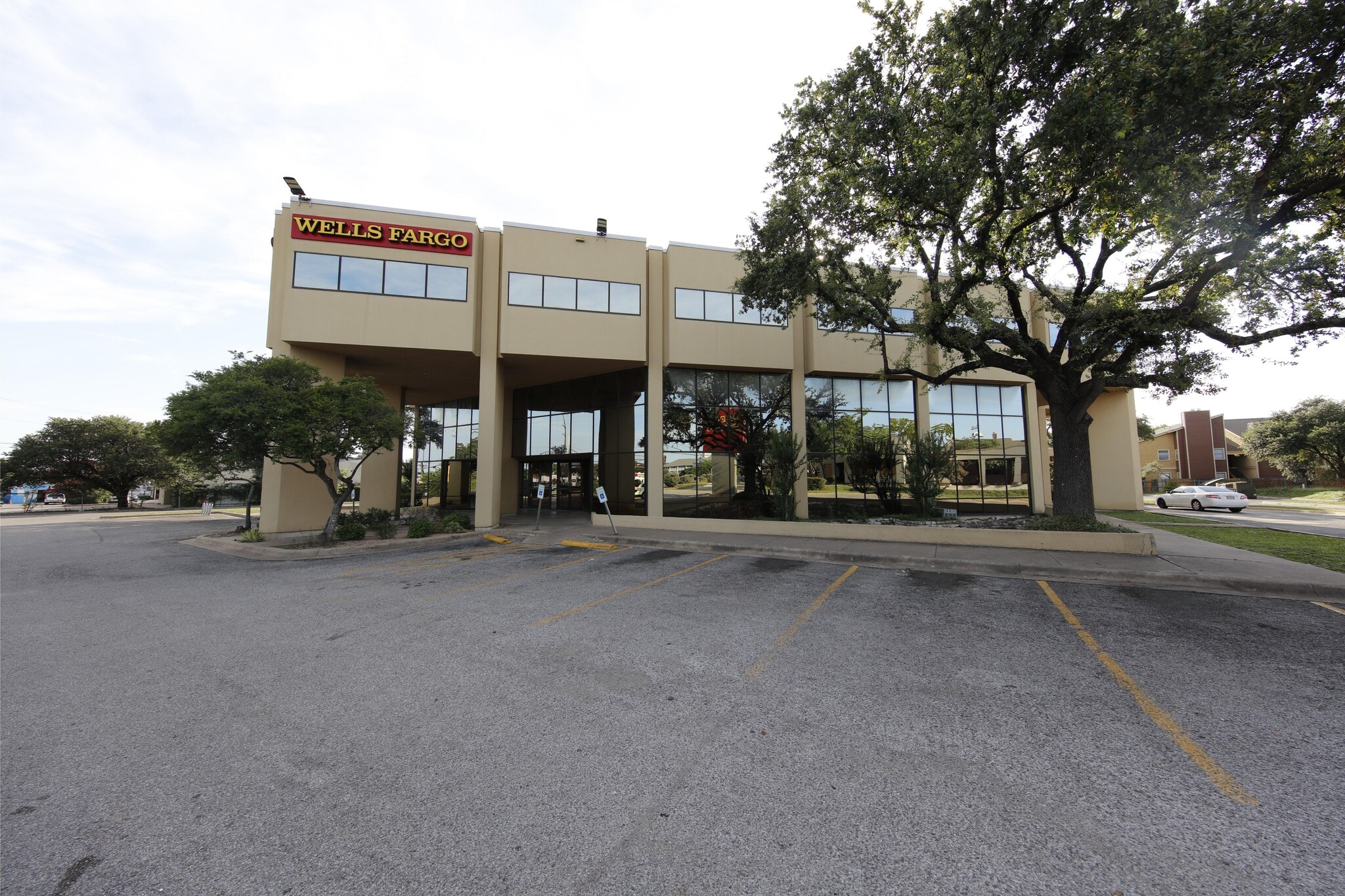 9800 N Lamar Blvd, Austin, TX à louer Photo de l’immeuble– Image 1 sur 8