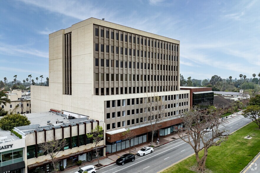 11980 San Vicente Blvd, Los Angeles, CA à louer - Photo de l’immeuble – Image 2 sur 19