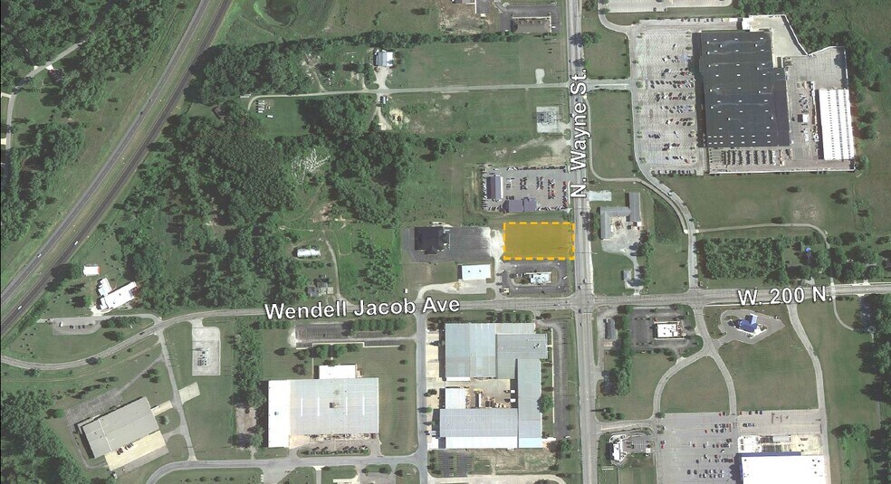 N Wayne St, Angola, IN à vendre - Photo de l’immeuble – Image 2 sur 4
