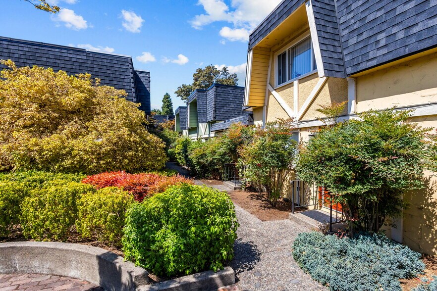 540 Polk St, Eugene, OR à vendre - Photo de l’immeuble – Image 2 sur 37