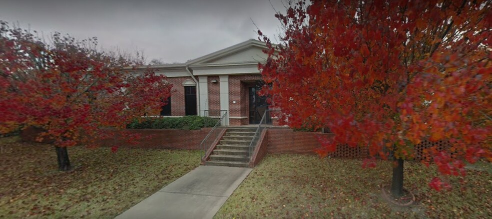 1303 N Mound St, Nacogdoches, TX à louer - Photo de l’immeuble – Image 2 sur 43
