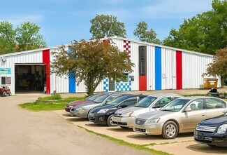 Plus de détails pour 2804 Tractor Ln, Bloomington, IL - Local d’activités à vendre
