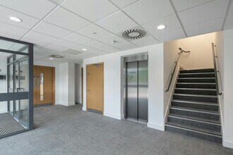 93 George Richards Way, Altrincham à louer Photo de l’immeuble– Image 1 sur 15